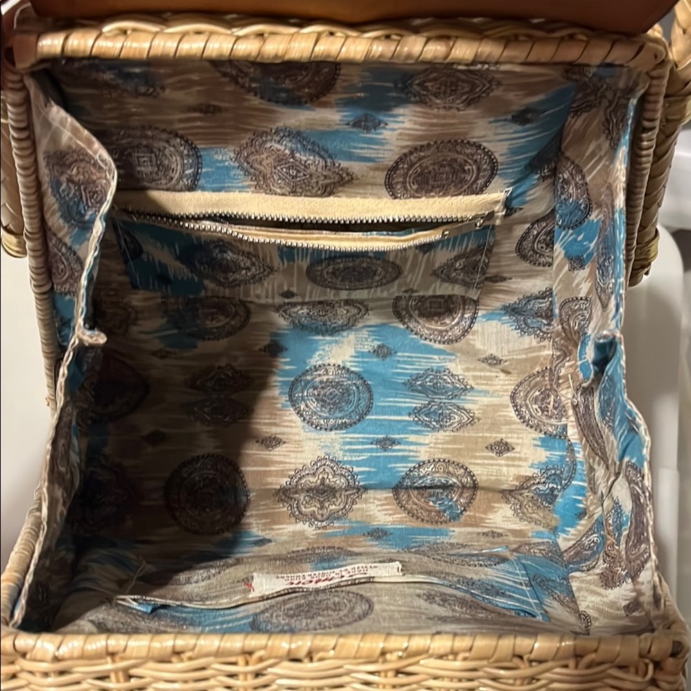 Vintage Brown Leather and coated Wicker Women's shoulder Bag Hong Kong - Picture 7 of 15